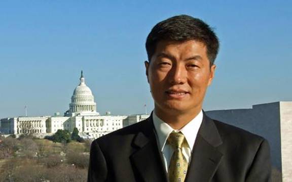 ng Lobsang Sangay, một nghin cứu sinh lu năm của trường Luật Harvard, chiếm được 55% số phiếu bầu của hơn 50.000 người Ty Tạng lưu vong